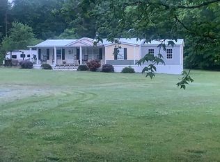 621 Cedar Creek Dr, Sylacauga, AL 35151