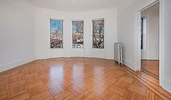 566 7th St #7 — Photo 3