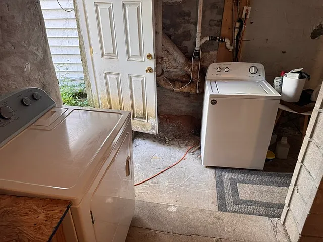 802 E 3rd St #1 — Photo 8