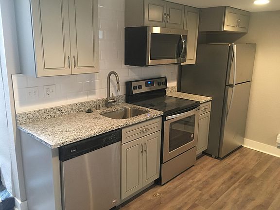 5th image of 1344 N Gaylord St Unit 12