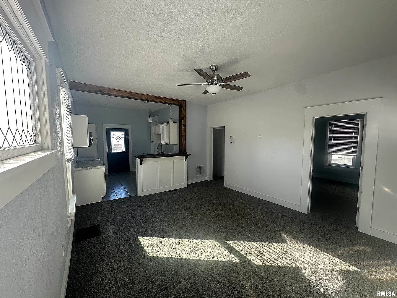 3 bed, 1172 sqft, $1,550 — Photo 4