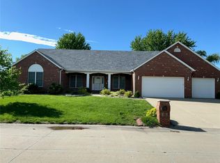 16 Legacy Dr, Granite City, IL 62040