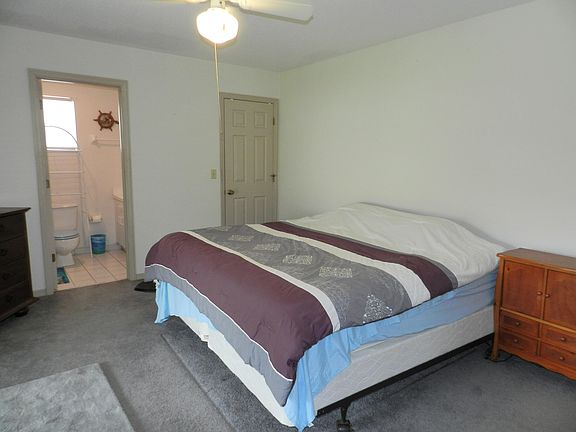 4th image of 8006 Westmont Dr