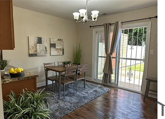 3 bed, 1103 sqft, $2,150 — Photo 2