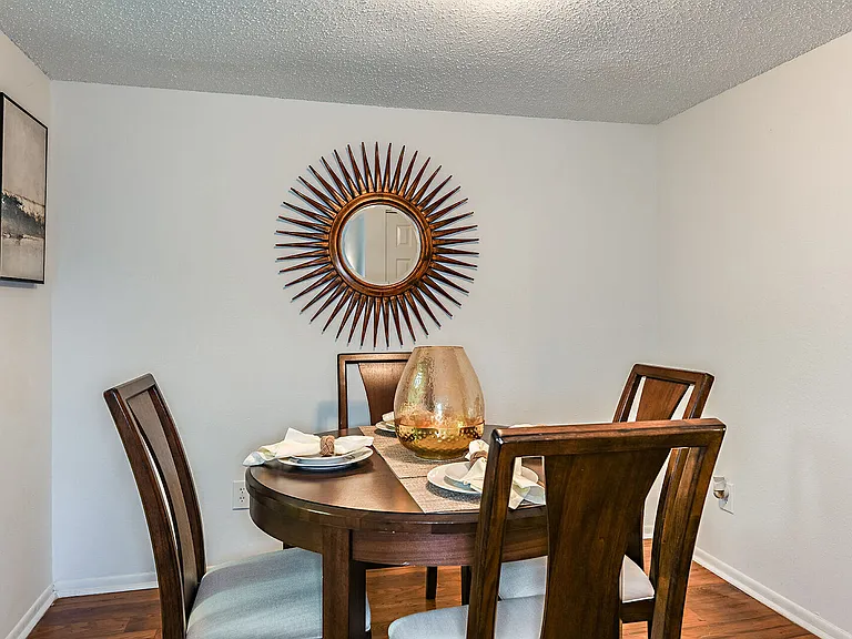 Woodlake Villas — Photo 17