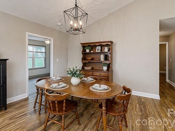 3rd image of 3867 Ritchie Rd
