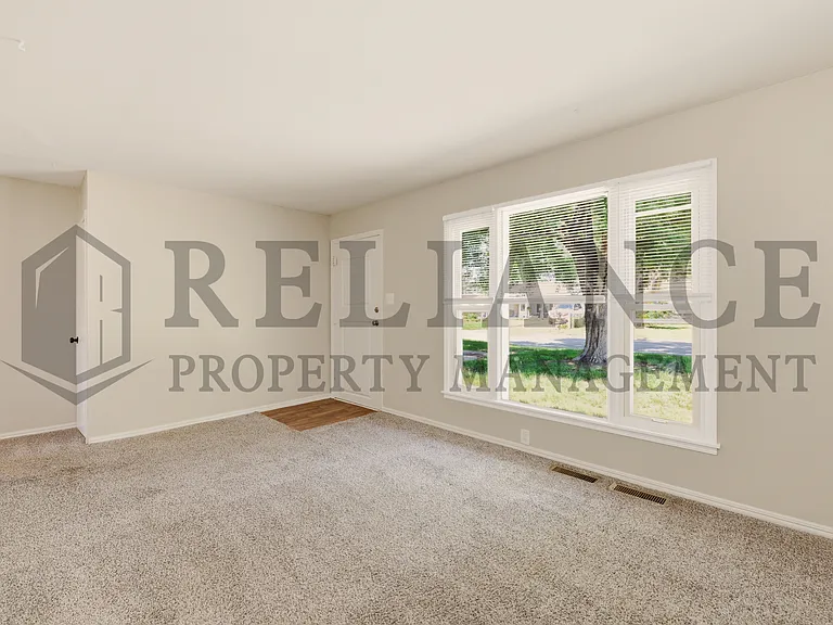 4546 S Osage St — Photo 12