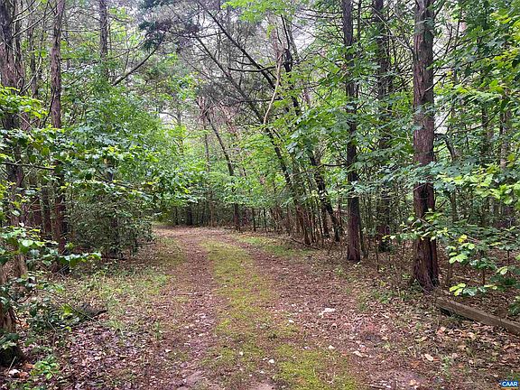 3rd image of 5878A Buffalo River Rd