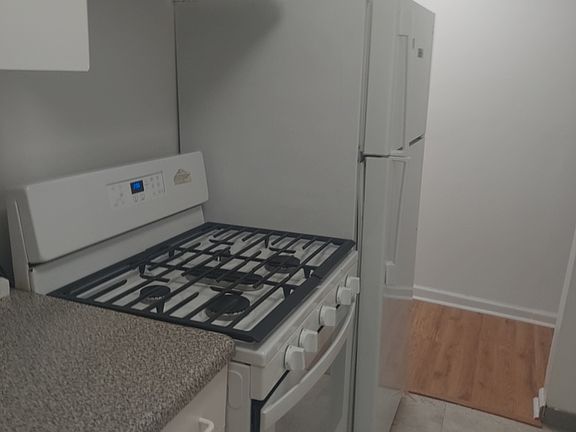3rd image of 207 Bayview Ave APT 1D