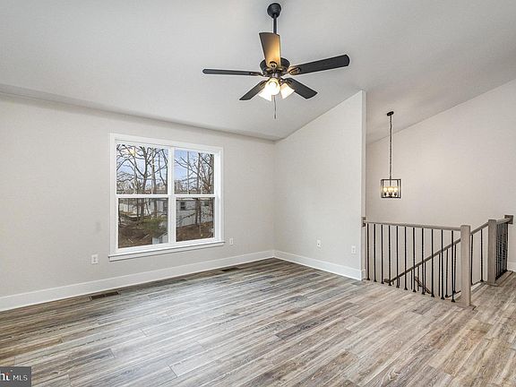 5th image of 1027 John Paul Jones Dr