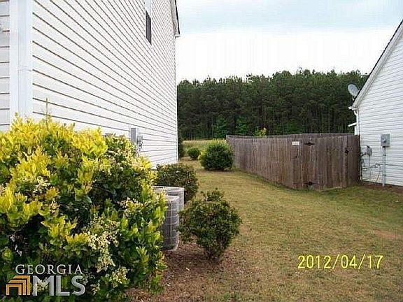 3rd image of 38 Shadowbrooke Cir