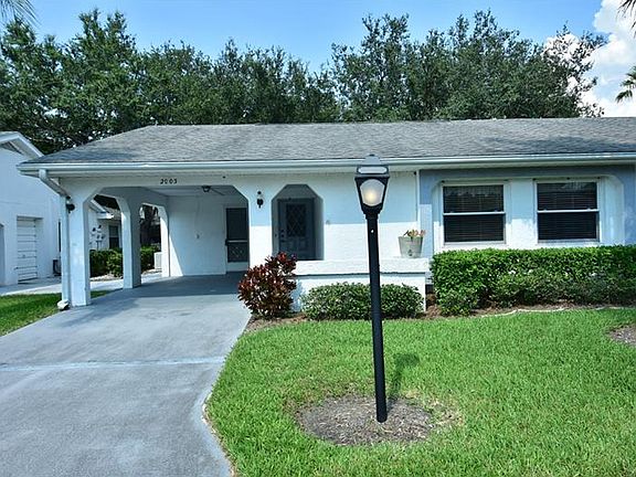 2nd image of 2003 Hampstead Cir
