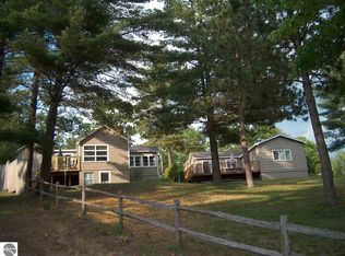858 Rennie Lake Rd, Traverse City, MI 49696