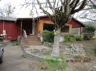 742 E Jones Creek Rd, Grants Pass, OR 97526