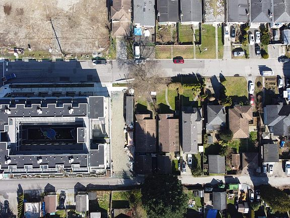 4th image of 1551 Rupert St