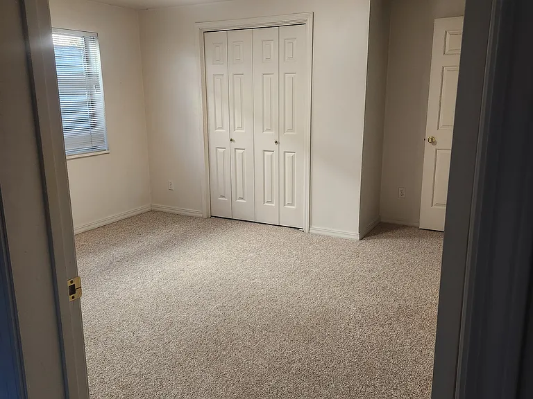 6738 S 615 E #B — Photo 9