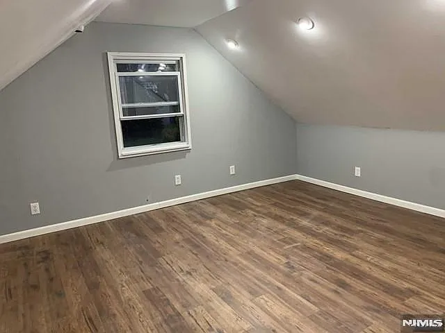 66 Short Pl — Photo 18