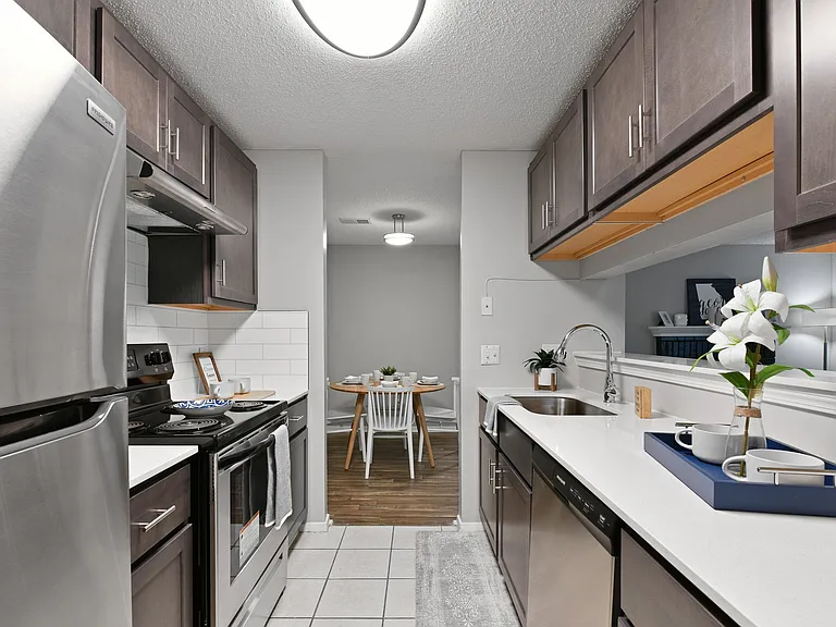 450 Waldan Cir — Photo 3