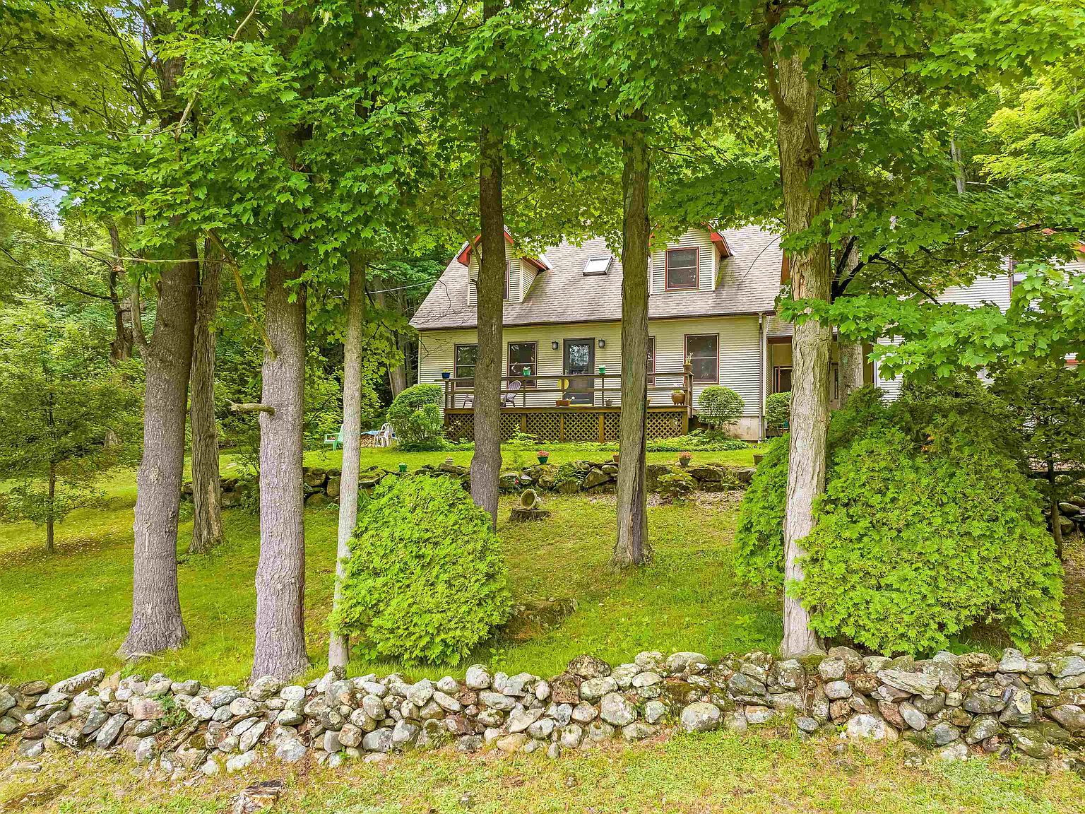 16 McCormick Place, Milton, VT 05468 MLS 4961490 Zillow