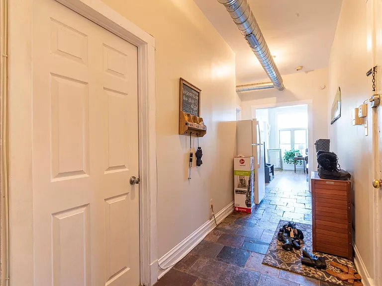 2537 N Sheffield Ave #207 — Photo 5