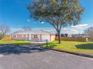 838 Larry Dr, Gonzales, TX 78629