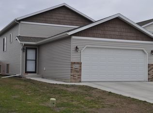 413 Foxtail Dr, West Fargo, ND 58078