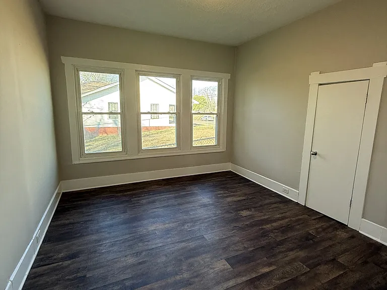 2223 28th St W — Photo 20
