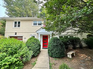 5709 Little Falls Rd, Arlington, VA 22207