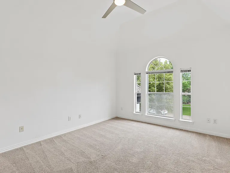 914 Edgemeer Ln — Photo 31