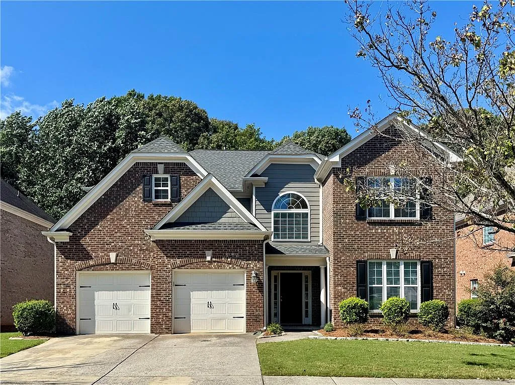 5 bed, 4.0 bath, 3507 sqft, $2,800 — Photo 2
