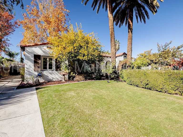 227 Oleander Ave — Photo 4