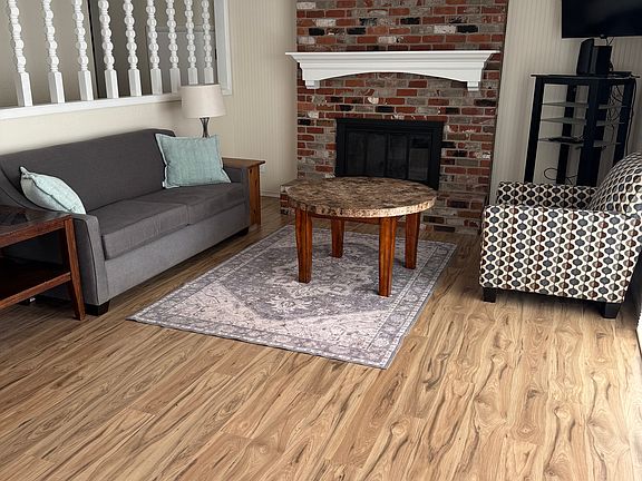 5th image of 416 Chinook Ave #1