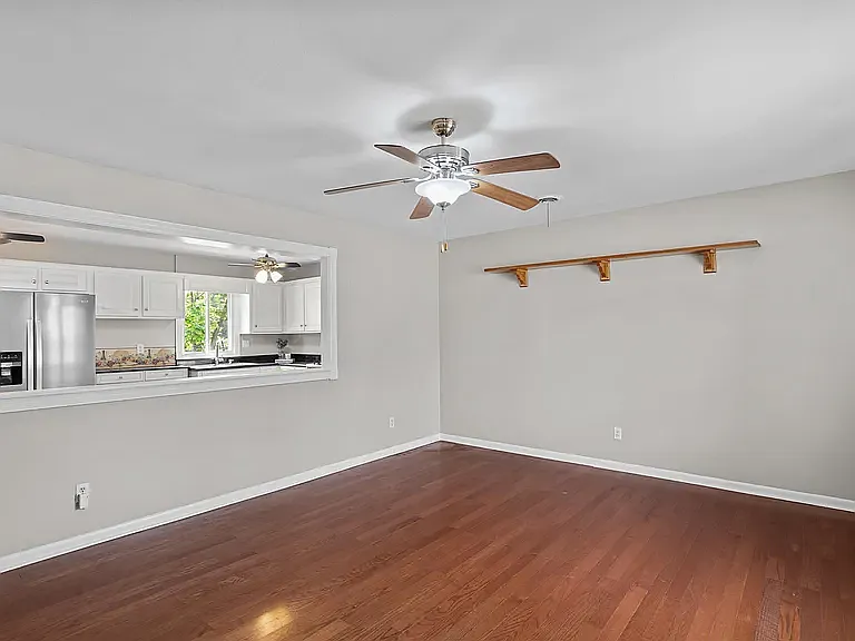 534 W Hugh St — Photo 2