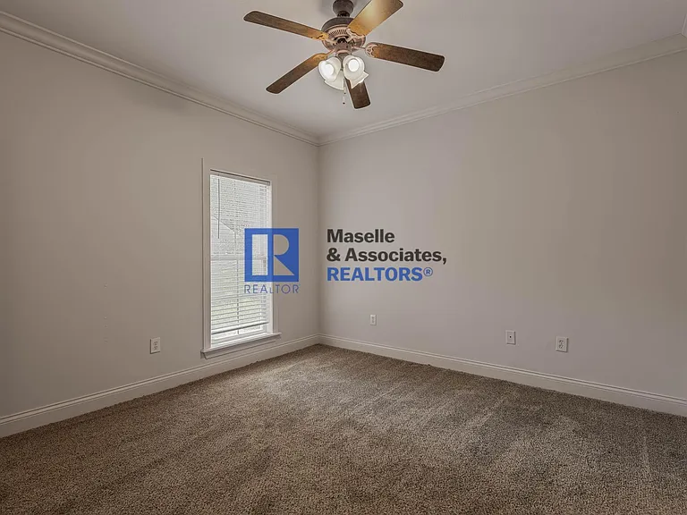 153 Hartfield Dr — Photo 32