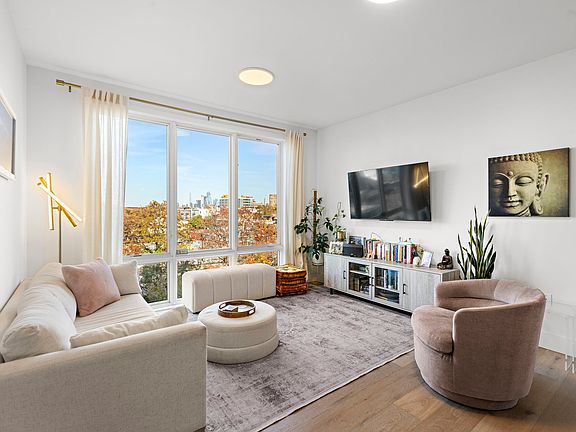 4th image of 348 Baldwin Ave #507