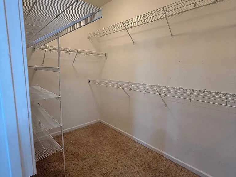 1661 Columbus Rd — Photo 19