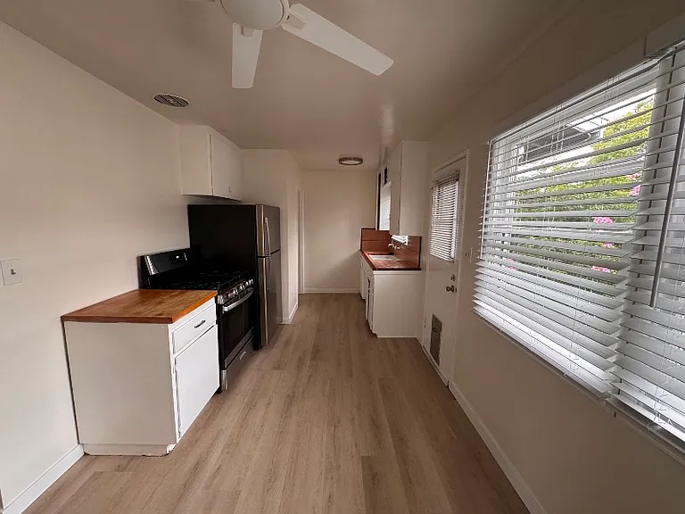 24707 Cypress St — Photo 4