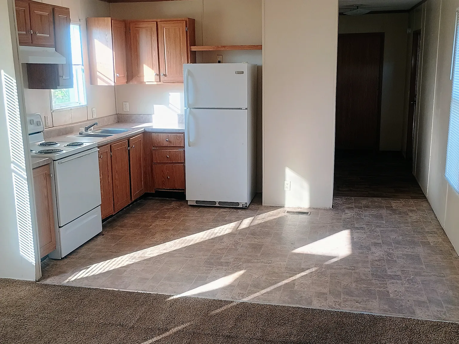 3 bed, 900 sqft, $850 — Photo 1