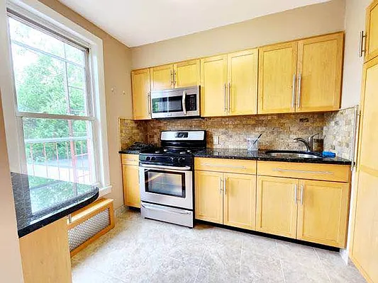 Rented by Linda N Eskander, LREB | media 26