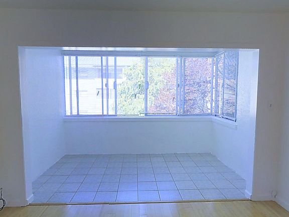 4th image of 325 Kitty Hawk Rd Unit 207