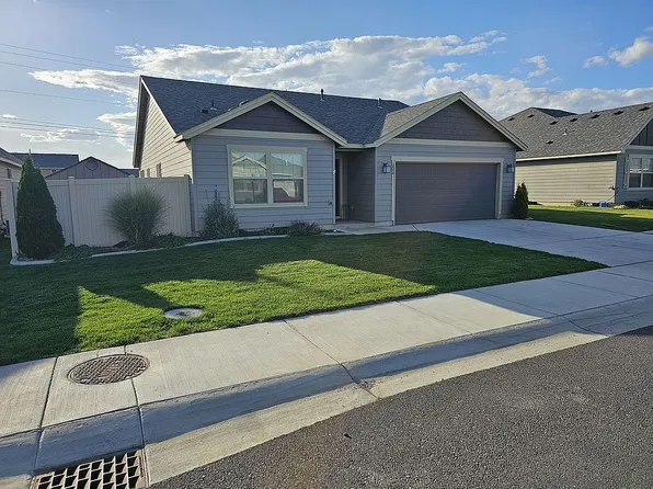 204 N Zeus St, Moxee, WA 98936