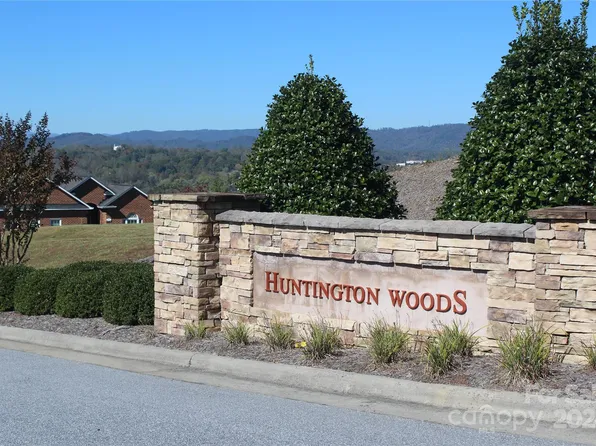 750 Chatsworth Cir SE, Lenoir, NC 28645