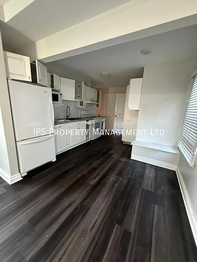 Private room for rent — Photo 1