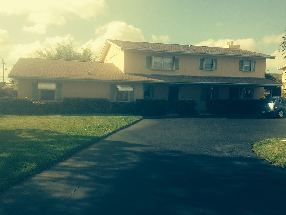 1st image of 903 Se 10th Street