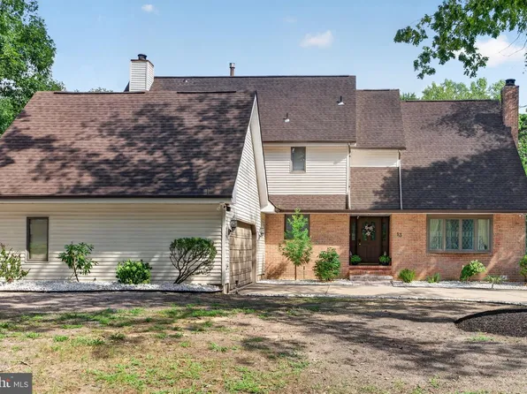 13 Wilderness Dr, Voorhees, NJ 08043