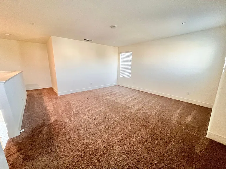 1602 Dodder Dr — Photo 9