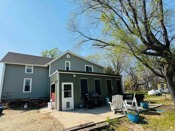 10990 Crooked Creek Rd, Leonardville, KS 66449