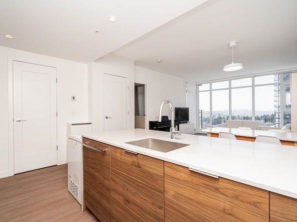 1045 Austin Ave #1207, Coquitlam, BC V3K 3P5