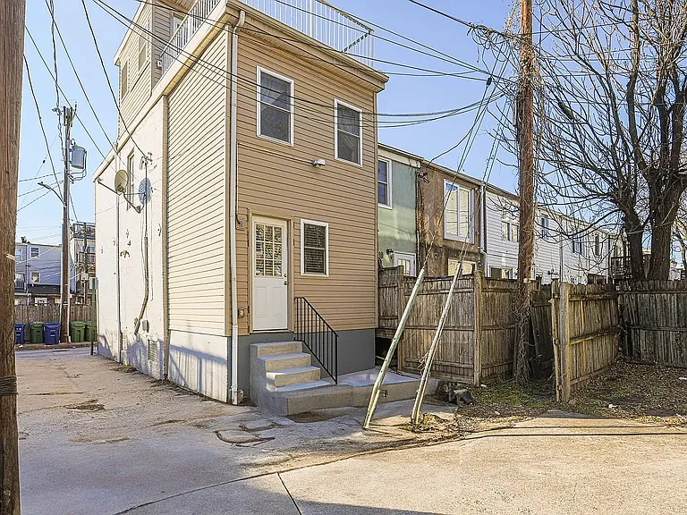 1737 Olive St — Photo 22