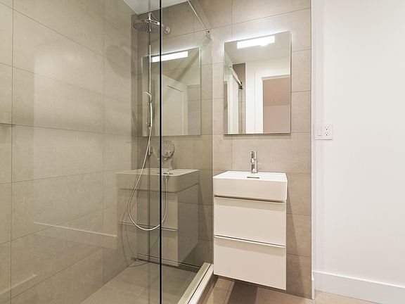 4th image of 225 W 23rd St APT 3B